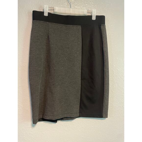 NYDJ Black and Gray Ponte Knit Pencil Skirt Size Medium - Picture 3 of 11